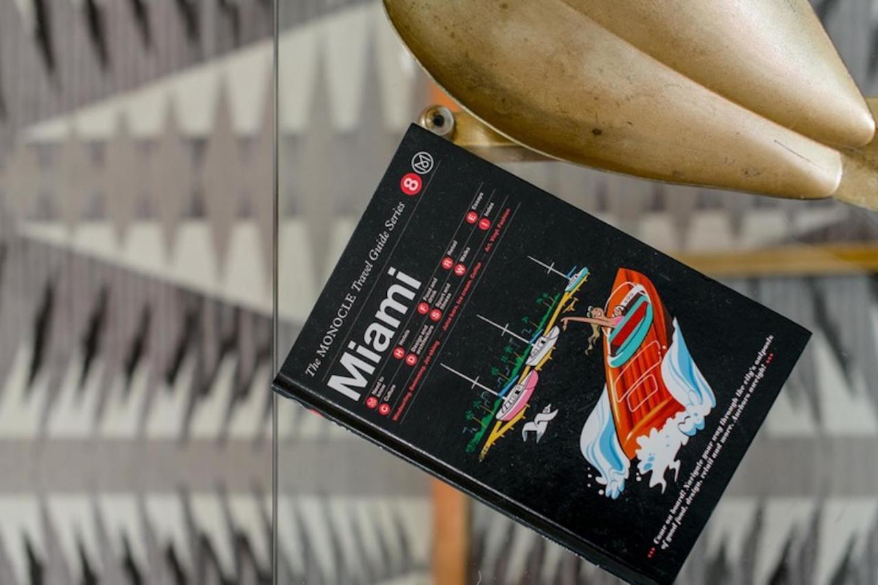 Sonder — Wynwood Walls Miami Bilik gambar
